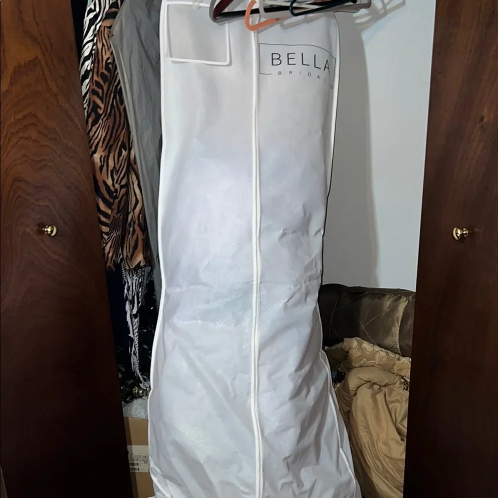 Elegant Pastel Purple Ballgown with Sheer Details, corset waist, silver glitter - Picture 5 of 11